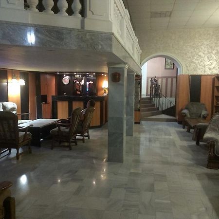 רוסה National Hotel מראה חיצוני תמונה