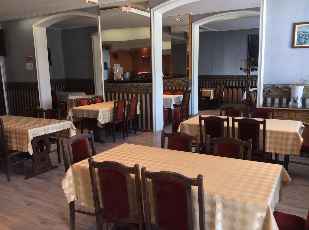 רוסה National Hotel מראה חיצוני תמונה