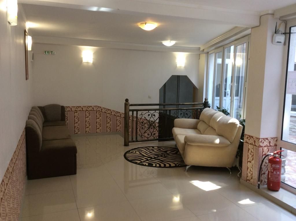 רוסה National Hotel מראה חיצוני תמונה