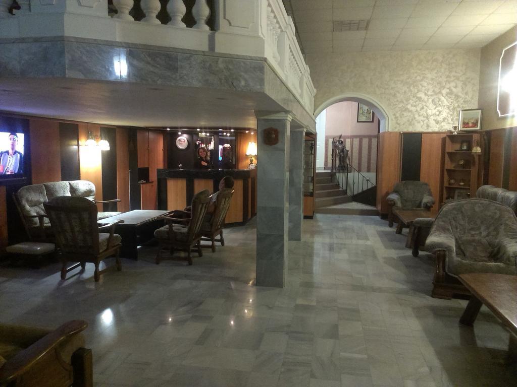 רוסה National Hotel מראה חיצוני תמונה