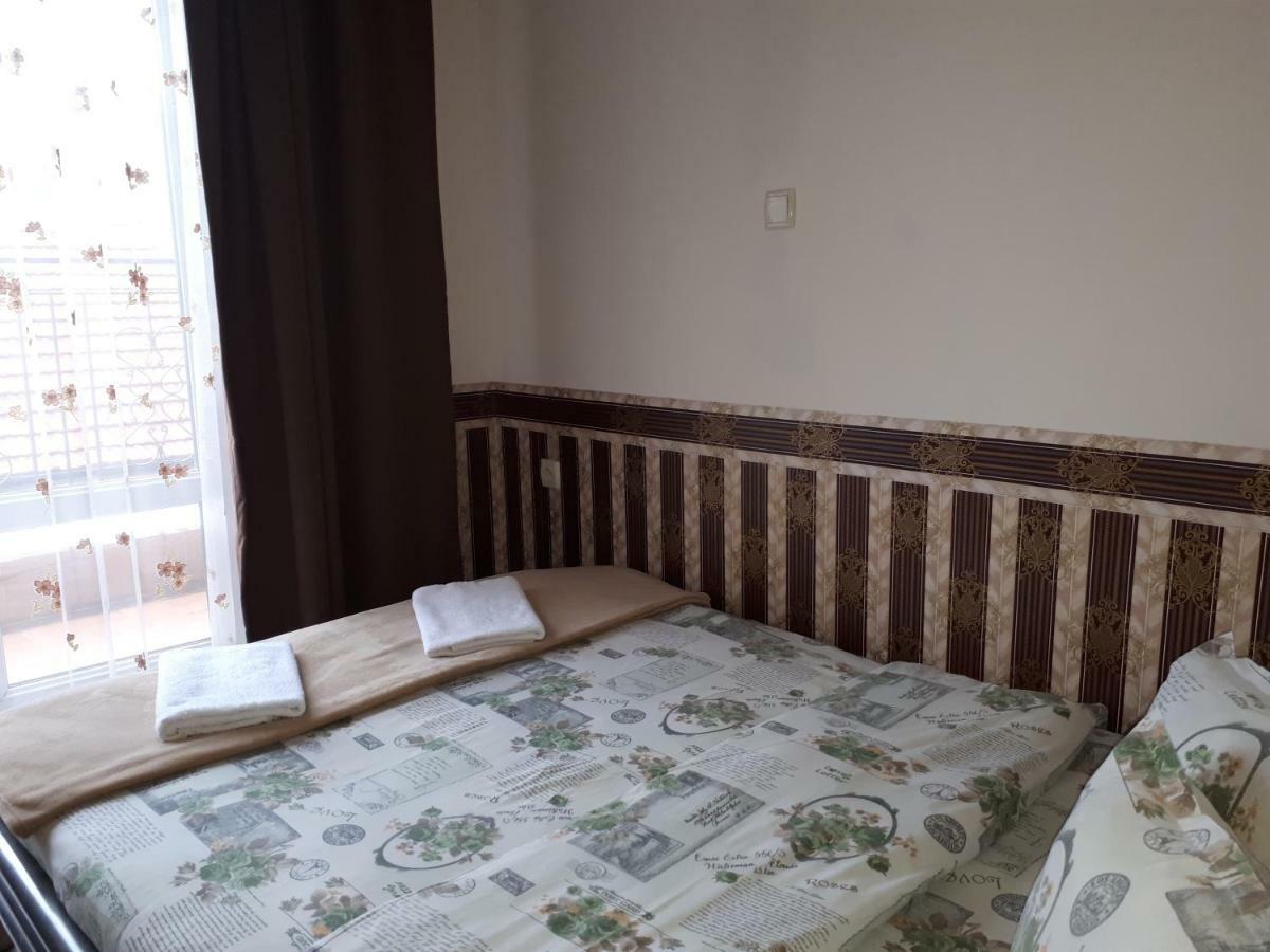 רוסה National Hotel מראה חיצוני תמונה
